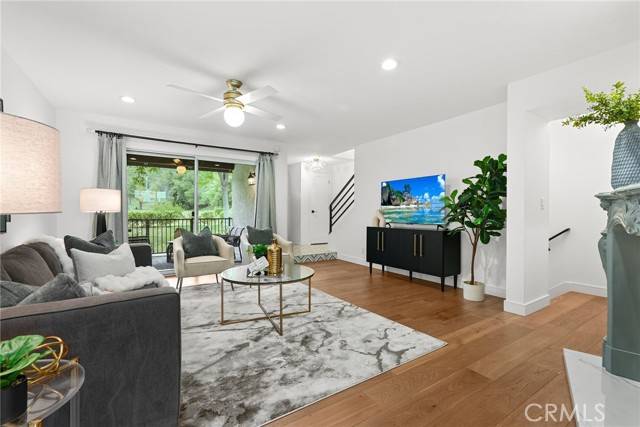 Burbank, CA 91504,9403 Via Yolanda