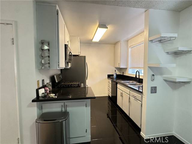 Panorama City, CA 91402,9336 Van Nuys Boulevard #35