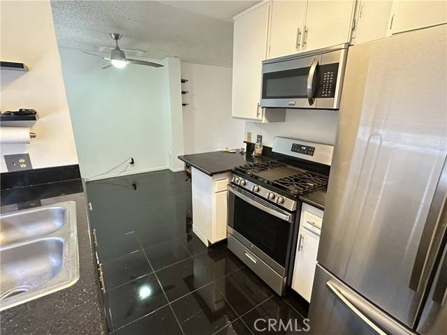 Panorama City, CA 91402,9336 Van Nuys Boulevard #35