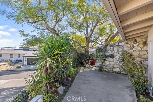 Los Angeles, CA 90064,2869 Anchor Avenue