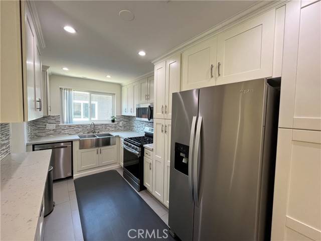 Encino, CA 91316,5906 Ostrom Avenue