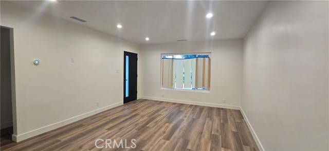 Van Nuys, CA 91405,7117 Natick Avenue