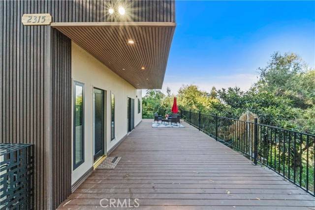2315 Loma Vista Place, Los Angeles, CA 90039