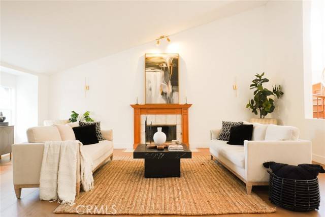 23242 Burbank Boulevard, Woodland Hills, CA 91367