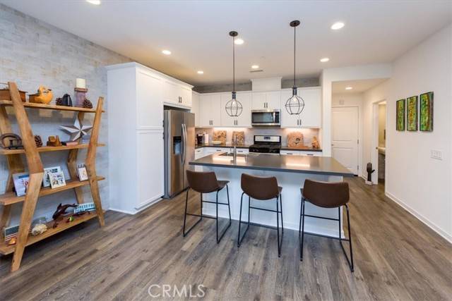 Valencia, CA 91354,28606 Jardineras Drive
