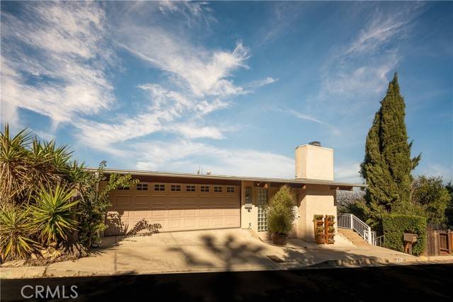 Sherman Oaks, CA 91423,3721 Glenridge Drive