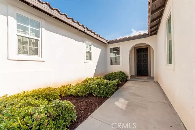 28382 Beacon Bay Circle, Menifee, CA 92585