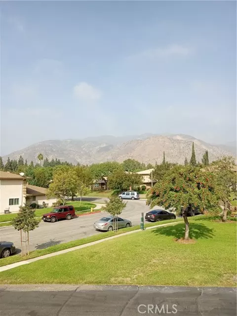 995 W Calle De Cielo #4, Azusa, CA 91702