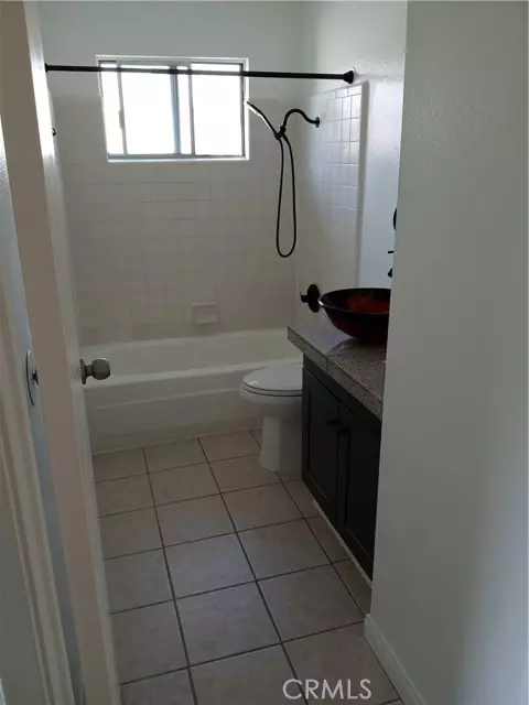 Azusa, CA 91702,995 W Calle De Cielo #4