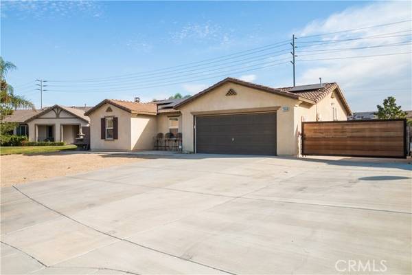 7340 Prairie Island Circle, Eastvale, CA 92880