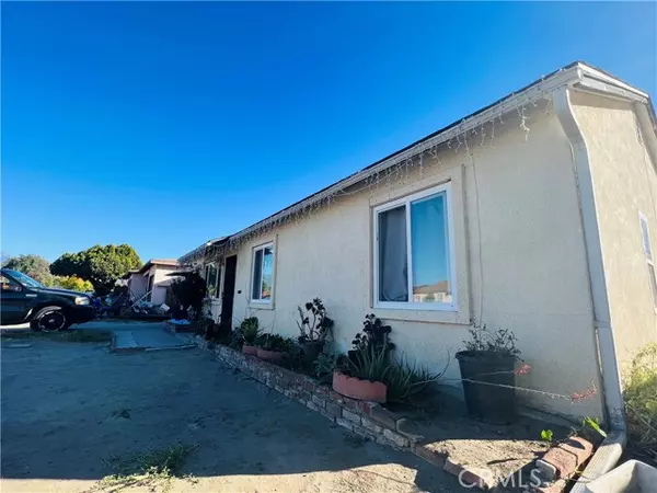 Hemet, CA 92543,933 Griffith Way