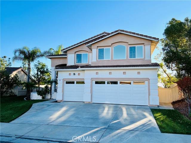 5 Corte Rivera, Lake Elsinore, CA 92532