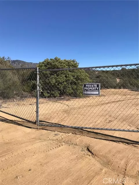 Anza, CA 92539,0 Quartz