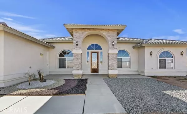 22425 Waalew Road, Apple Valley, CA 92307