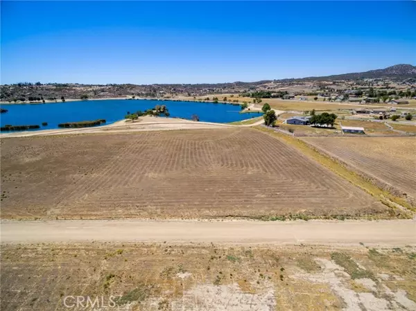 Aguanga, CA 92536,374 Lakefront