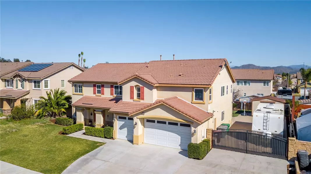 32848 Seattle Slew Circle, Menifee, CA 92584