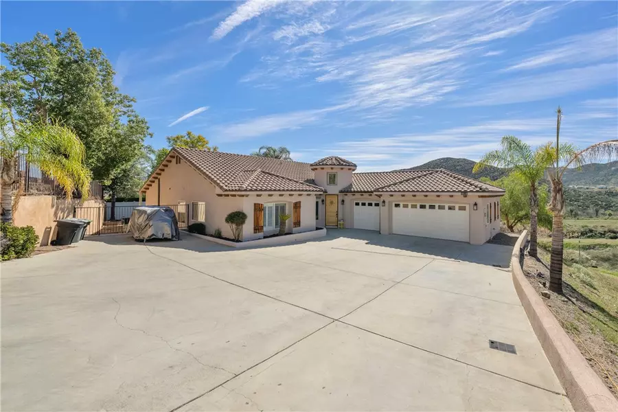 30440 Sparkle Drive, Canyon Lake, CA 92587