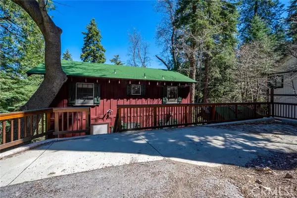 28276 Larchmont Lane, Lake Arrowhead, CA 92352