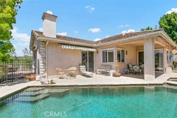 2557 Live Oak Park Road, Fallbrook, CA 92028