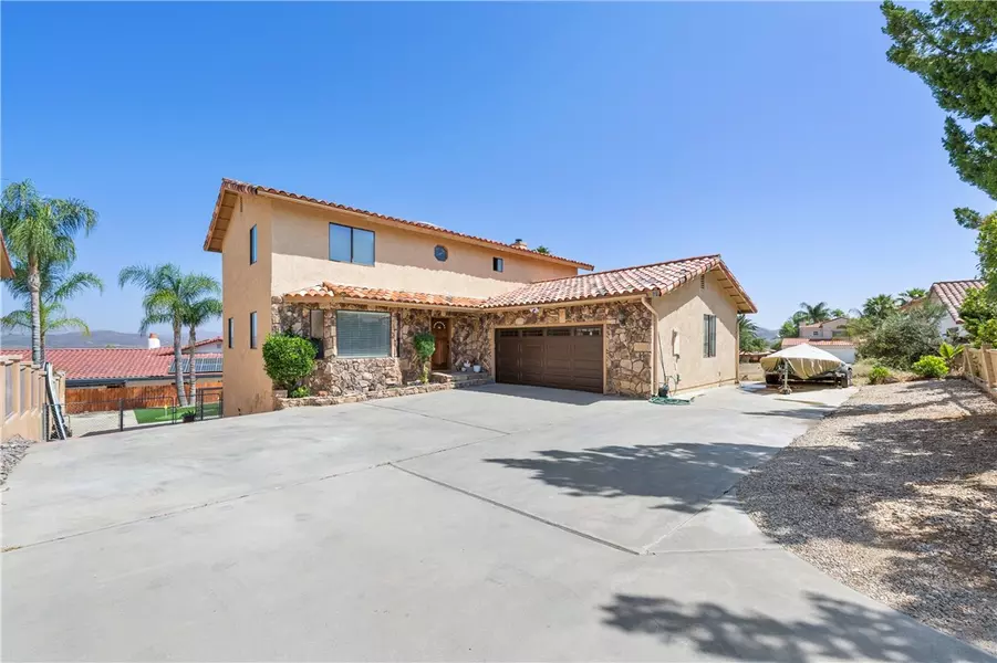 30381 Sparkle Drive, Canyon Lake, CA 92587