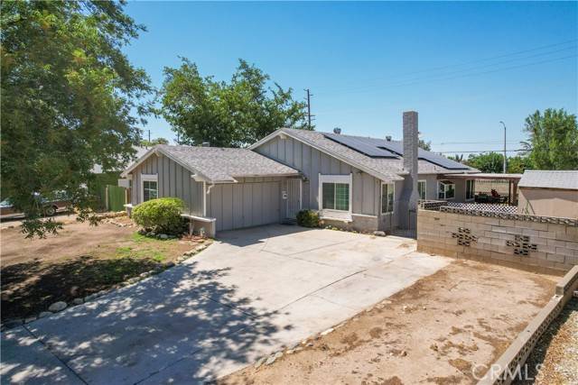 1233 E Lingard Street, Lancaster, CA 93535