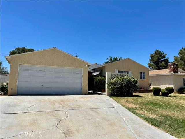 1406 W Kettering Street, Lancaster, CA 93534