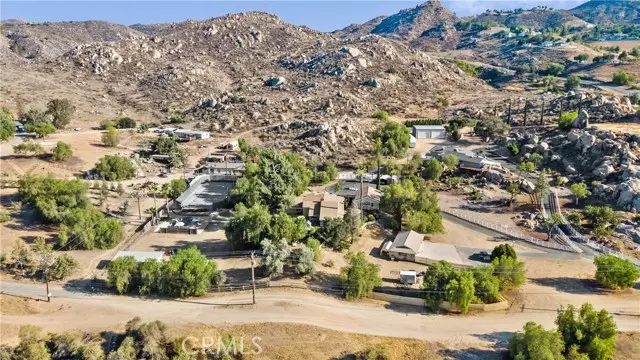 19950 Gavilan Road, Lake Mathews, CA 92570