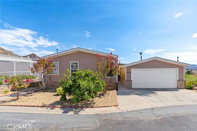 1536 S State #230, Hemet, CA 92543
