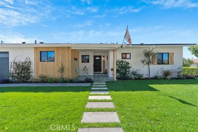 2302 E Lakeside Avenue, Orange, CA 92867