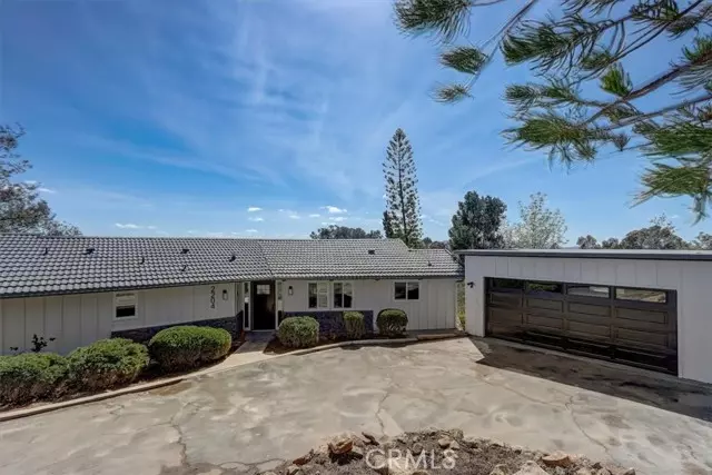 2204 Rockhoff Road, Escondido, CA 92026