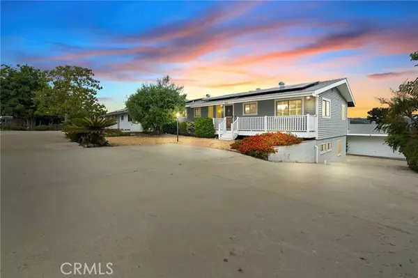 321 W Kalmia Street, Fallbrook, CA 92028