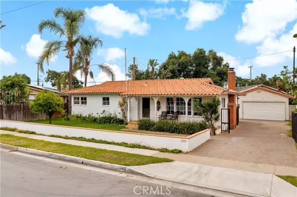 1249 Watson Avenue, Costa Mesa, CA 92626