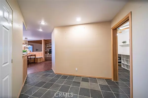 Running Springs, CA 92382,31722 Luring Pines Circle