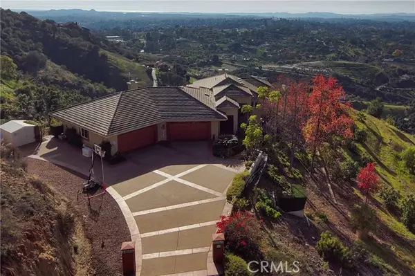 Fallbrook, CA 92028,3335 Red Mountain Heights Drive