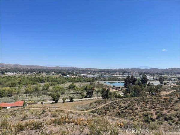 19 Bay, Lake Elsinore, CA 92530