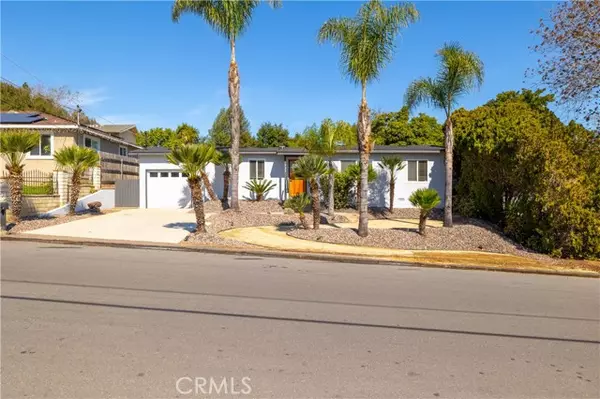 209 Almond Street, Fallbrook, CA 92028