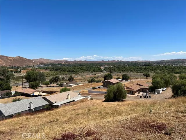 5 Stecher, Lake Elsinore, CA 92530