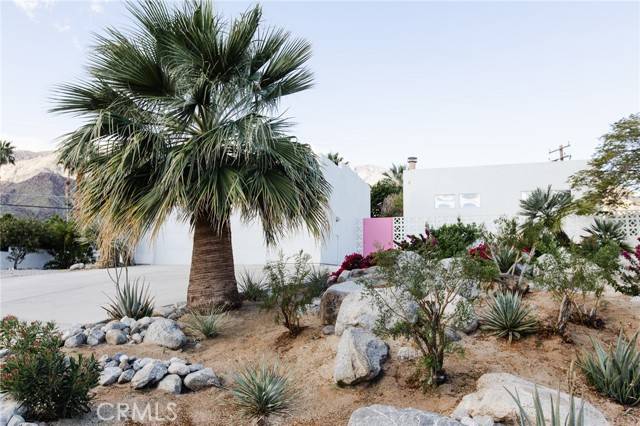 2723 N Junipero Avenue, Palm Springs, CA 92262