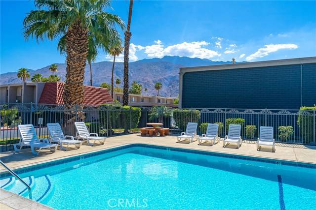 2252 N Indian Canyon Drive #B, Palm Springs, CA 92262