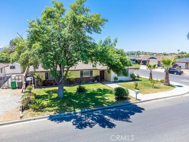 43069 Charlton Avenue, Hemet, CA 92544