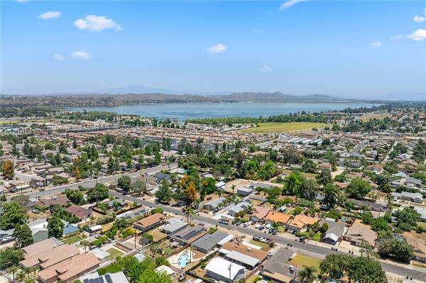 Lake Elsinore, CA 92530,33095 Oregon Street