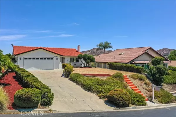 22960 Cove View Street, Canyon Lake, CA 92587