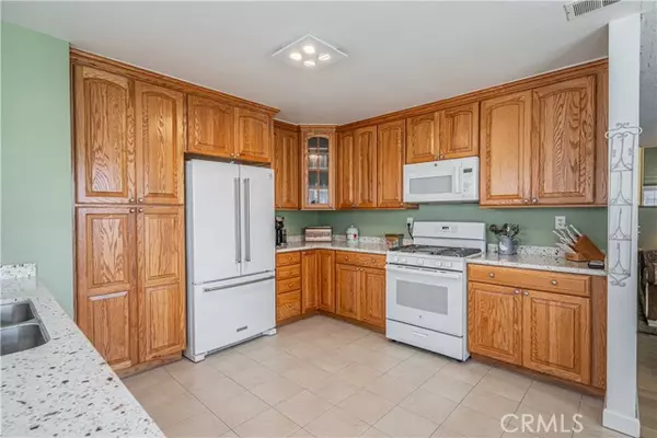 Vista, CA 92083,1345 Waxwing Drive