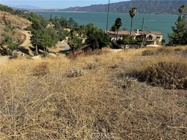 Lake Elsinore, CA 92530,0 Barkschat