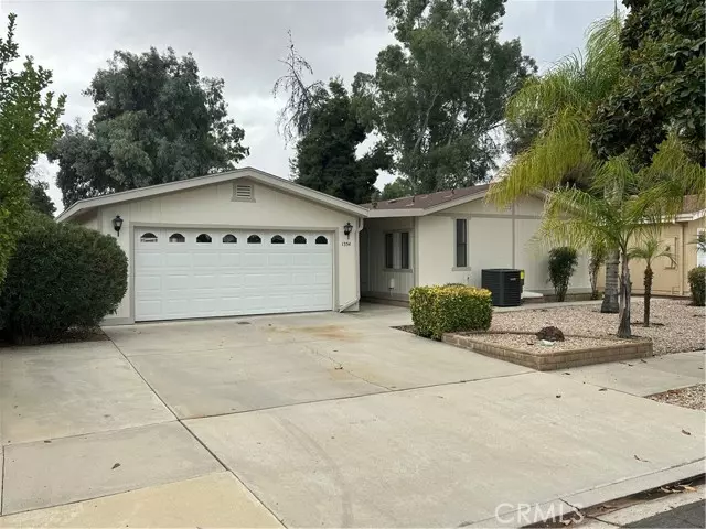 1354 Brentwood Way, Hemet, CA 92545