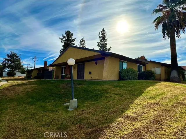 416 E Thornton Avenue, Hemet, CA 92543