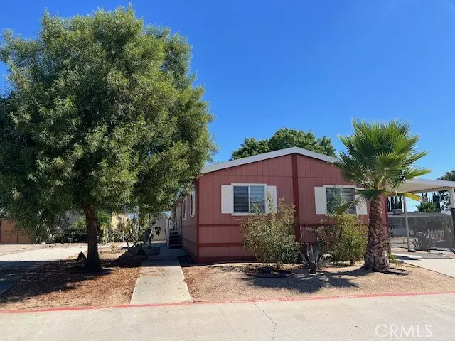 San Jacinto, CA 92582,913 S Grand #134