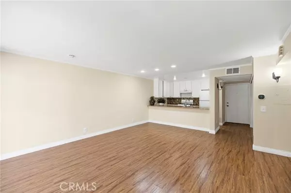 Irvine, CA 92618,124 Tangelo #390