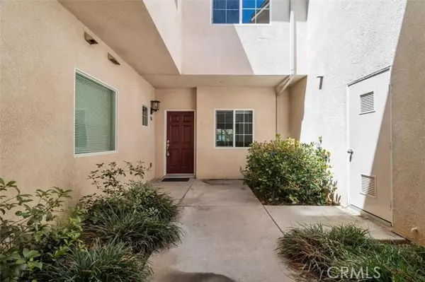 Redlands, CA 92373,93 Kansas Street #506