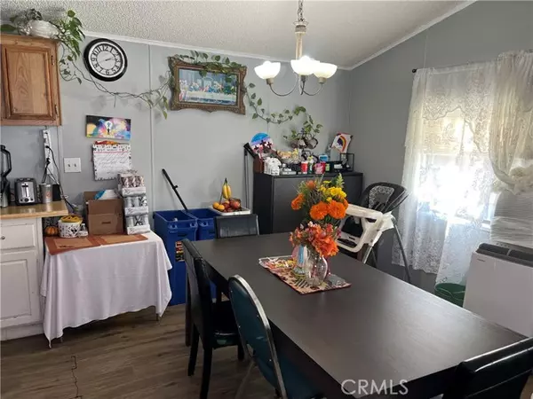 San Jacinto, CA 92582,913 S Grand #25